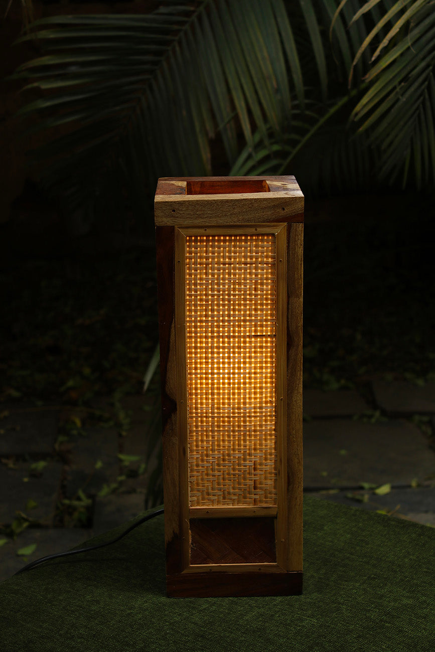 Eelakili Bamboo Lamp