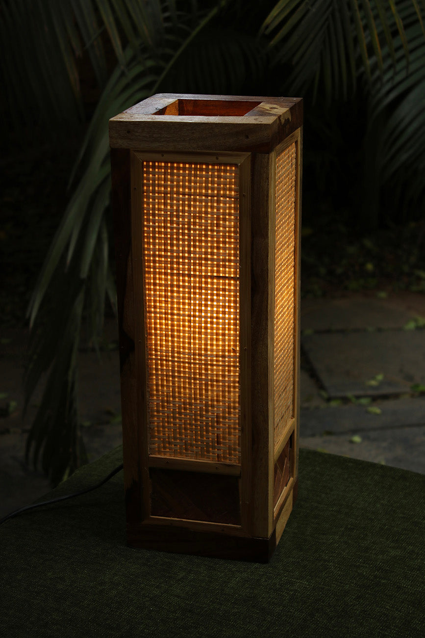 Eelakili Bamboo Lamp