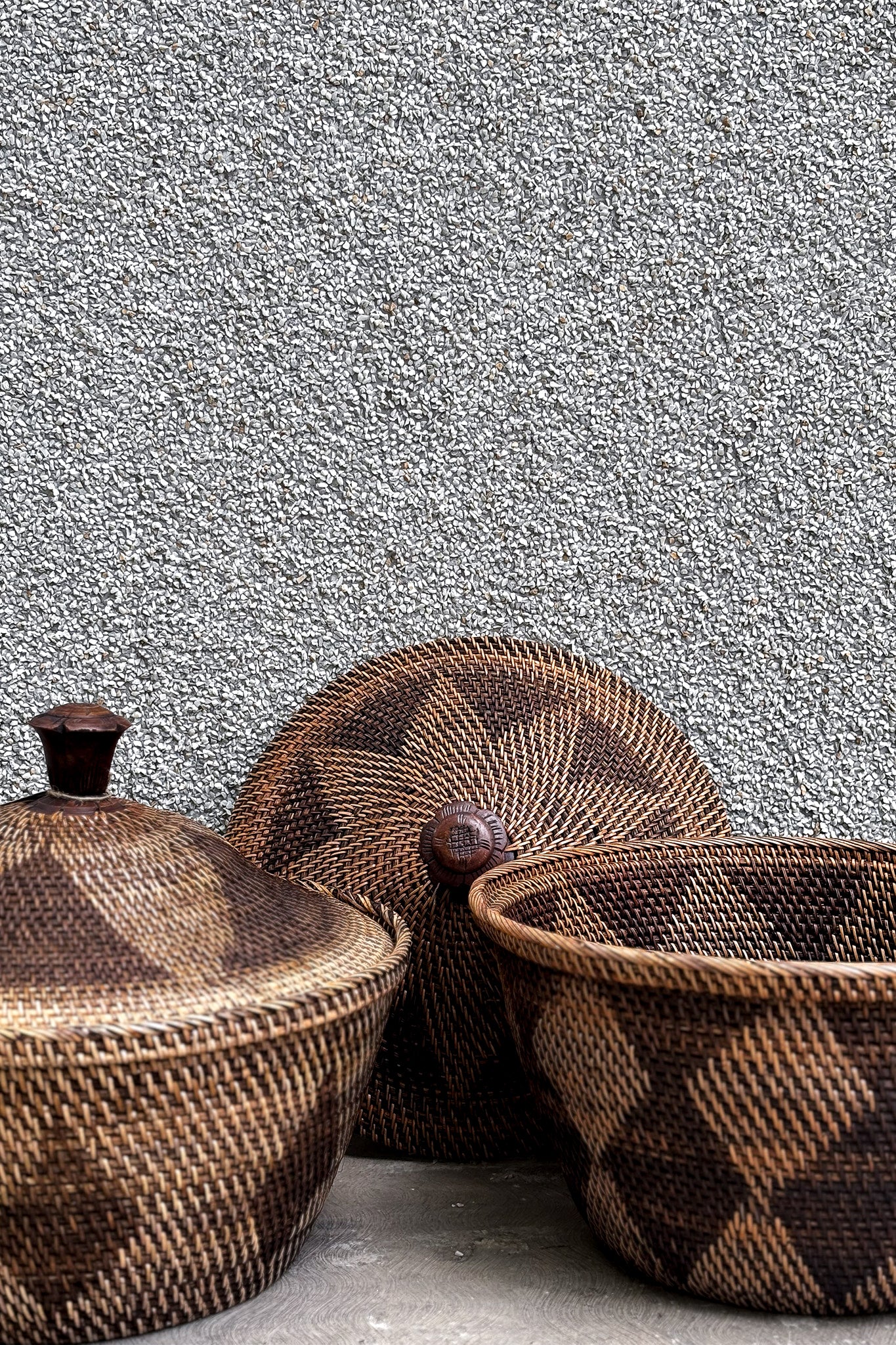 Midori Rattan basket with Wooden Knob