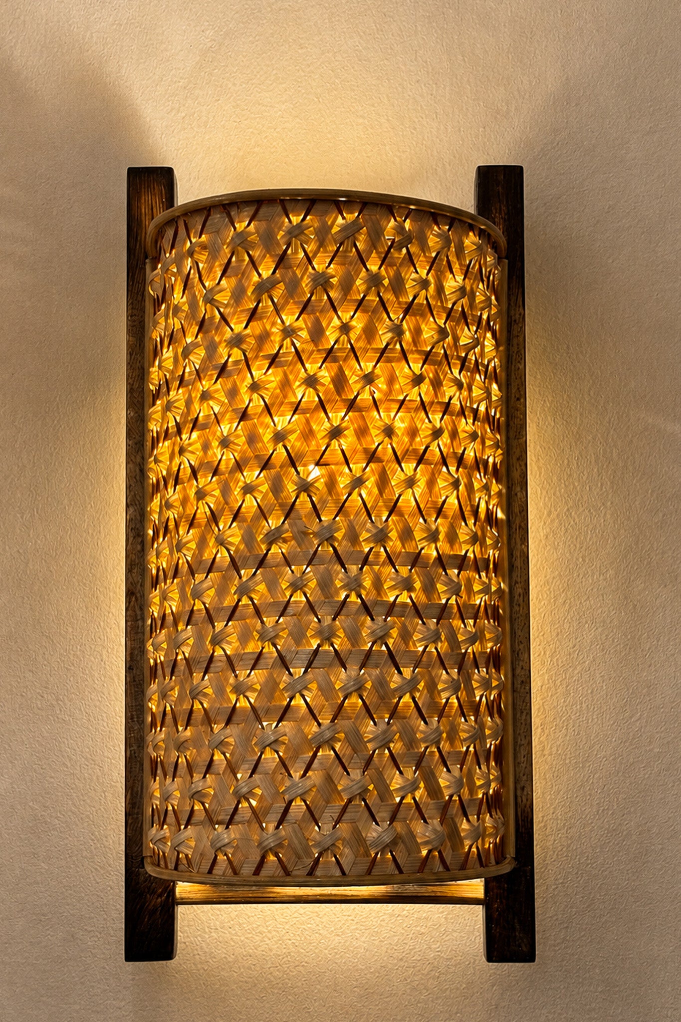 Urav Pineapple Wall Shade Natural with Brown Line